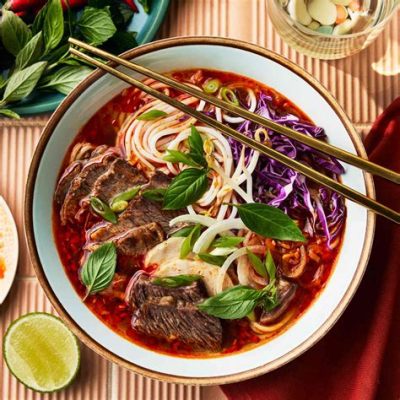  Bún Bò Huế! 깊은 고추 매운맛과 상큼한 레몬향의 조화가 일품인 베트남 후에의 쌀국수